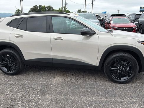 New 2026 Chevrolet Trax ACTIV FWD image 4