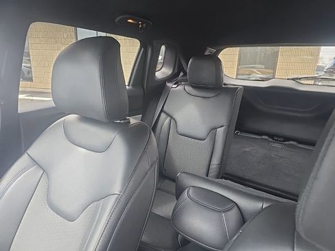 Used 2025 Jeep Compass Latitude image 6