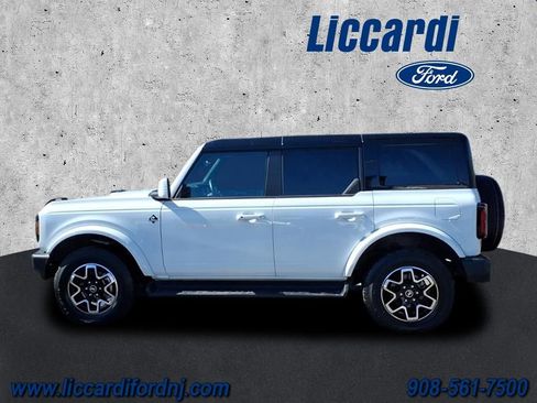 Used 2025 Ford Bronco Outer Banks image 4