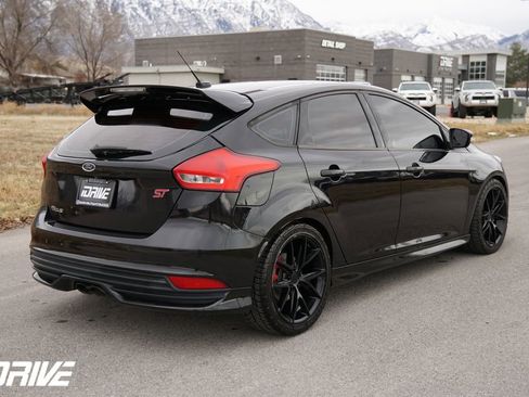 Used 2018 Ford Focus ST w/ Equipment Group 401A image 11