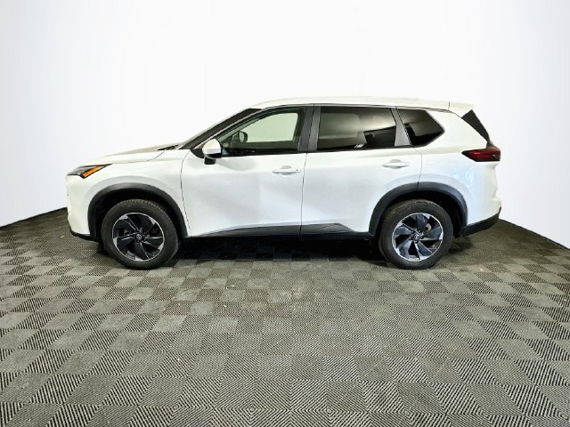 Used 2024 Nissan Rogue SV FWD image 5