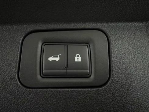 New 2026 Nissan Armada SL w/ Captain's Chari Seat Package image 8