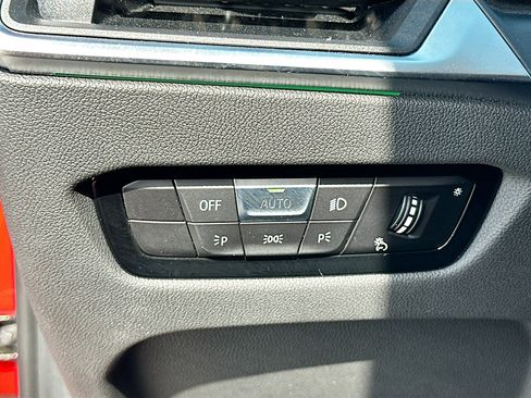 Used 2023 BMW 330i Sedan w/ M Sport Package RWD image 10