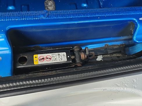 Used 2015 Jeep Wrangler Unlimited Sahara w/ Connectivity Group image 92