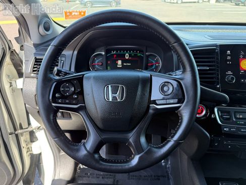 Used 2019 Honda Pilot Touring image 16