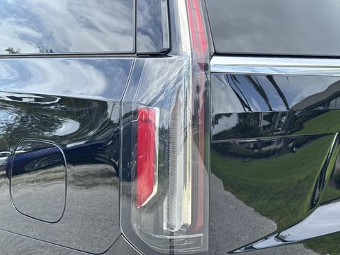 Used 2023 Cadillac Escalade Premium Luxury w/ LPO, Floor Liner Package AWD/4WD image 11