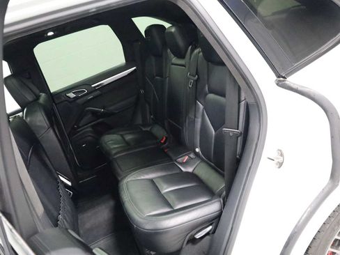 Used 2016 Porsche Cayenne GTS AWD/4WD image 36