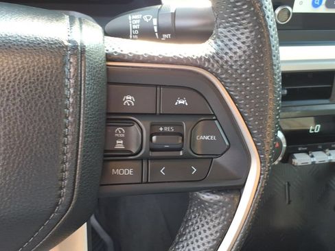 Used 2024 Toyota Tacoma TRD Off-Road AWD/4WD image 18