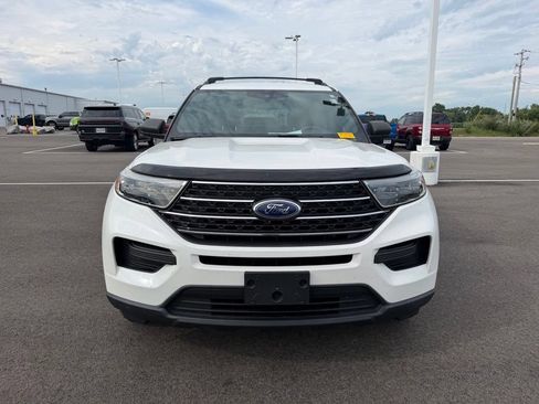 Used 2020 Ford Explorer XLT w/ Comfort Package AWD/4WD image 2