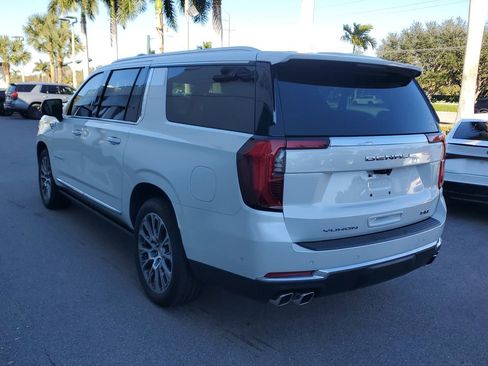 Certified 2025 GMC Yukon XL Denali w/ Denali Reserve Package image 3