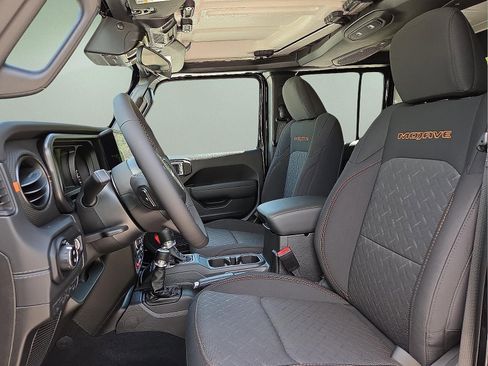 New 2025 Jeep Gladiator Mojave w/ Steel Bumper Group image 14