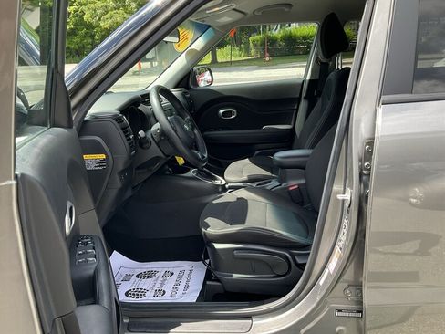 Used 2017 Kia Soul w/ Convenience Package FWD image 16