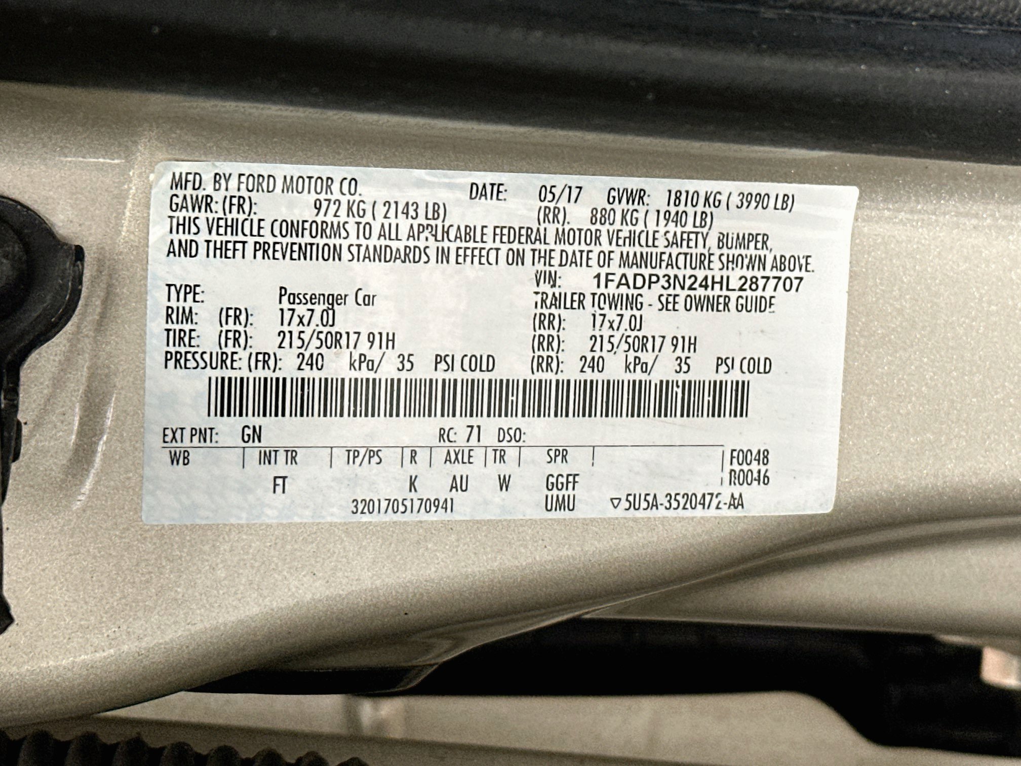 Used 2017 Ford Focus Titanium FWD image 12