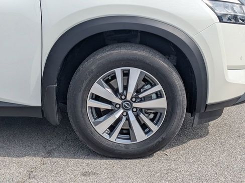 Used 2023 Nissan Pathfinder SL AWD/4WD image 11