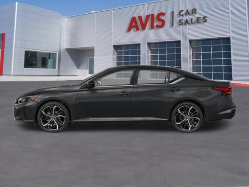 Used 2025 Nissan Altima 2.5 SR FWD image 3