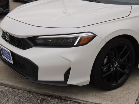 Used 2026 Honda Civic Sport image 3