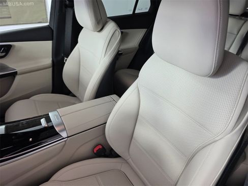 New 2026 Mercedes-Benz GLC 300 image 8