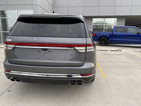 Used 2024 Lincoln Aviator Reserve w/ Equipment Group 201A image 7