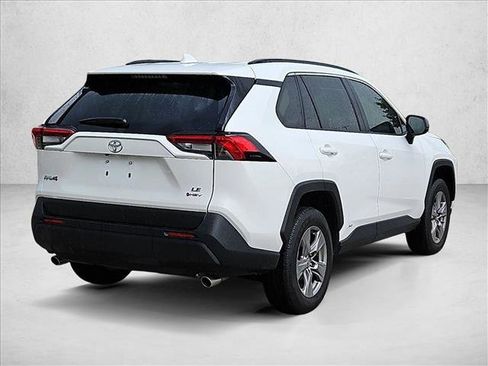 Used 2025 Toyota RAV4 LE AWD/4WD image 5