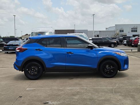 Used 2024 Nissan Kicks S FWD image 2