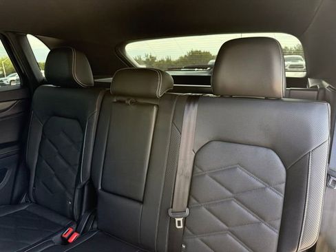 Used 2026 Volkswagen Atlas Cross Sport SE FWD image 27