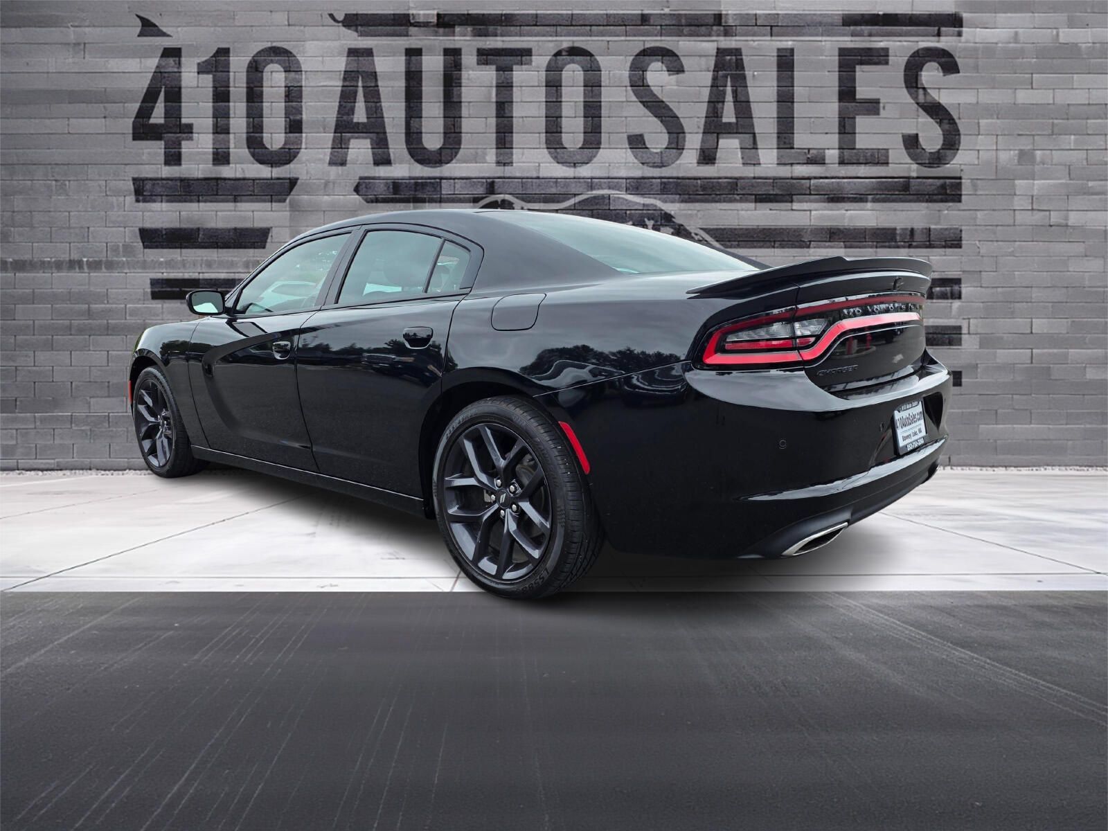 Used 2021 Dodge Charger SXT w/ Blacktop Package RWD image 8