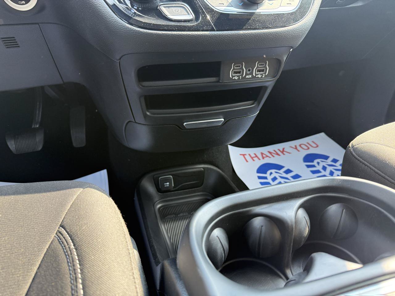 Used 2023 Chrysler Pacifica Touring FWD image 18
