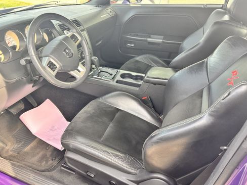 Used 2014 Dodge Challenger R/T image 12