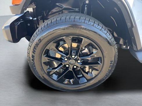 Used 2025 Jeep Wrangler Unlimited Sahara AWD/4WD image 36