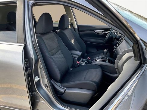 Used 2018 Nissan Rogue SV image 7