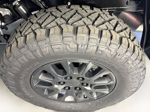 Used 2026 Toyota Tundra SR5 w/ SR5 Premium Package AWD/4WD image 32