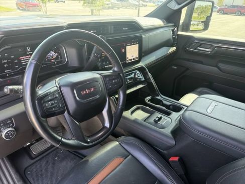 Used 2024 GMC Sierra 2500 AT4 w/ AT4 Preferred Package AWD/4WD image 11