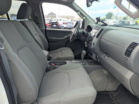 Used 2015 Nissan Frontier SV w/ SV Value Truck Package AWD/4WD image 32