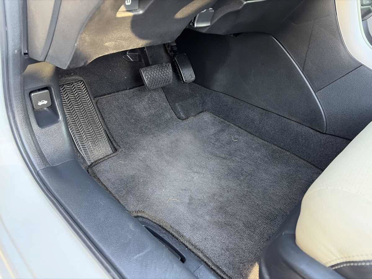 Used 2015 Honda Accord EX-L image 10