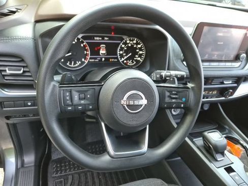 Used 2023 Nissan Rogue SV AWD/4WD image 16