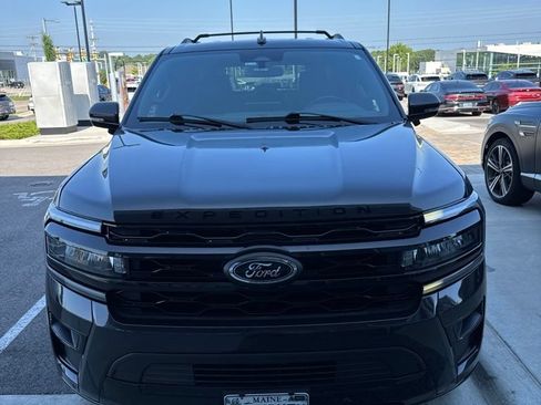 Used 2023 Ford Expedition Limited AWD/4WD image 1