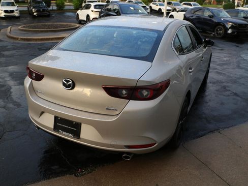 Certified 2025 MAZDA MAZDA3 s FWD image 4