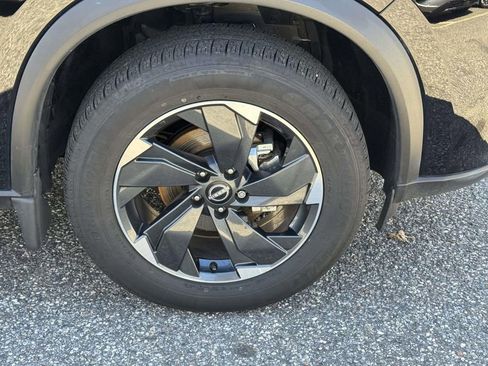 Used 2025 Nissan Rogue SV image 7