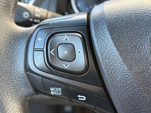 Used 2017 Toyota Camry LE image 17