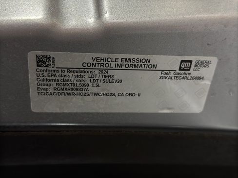 Used 2024 GMC Terrain SLE w/ Driver Convenience Package image 35