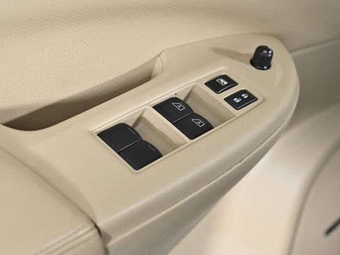 Used 2014 Nissan Quest LE image 25