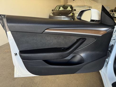 Used 2023 Tesla Model 3 Standard Range image 10