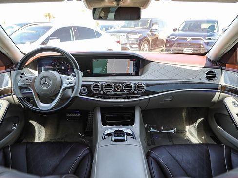 Used 2018 Mercedes-Benz S 560 Sedan image 12