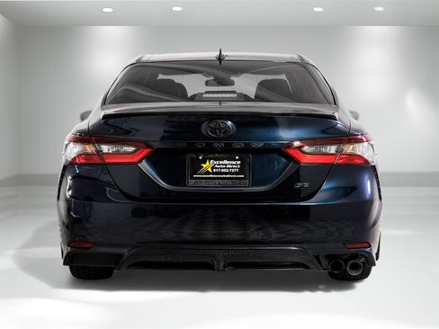 Used 2021 Toyota Camry SE image 7