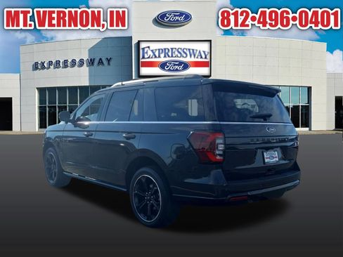 Used 2023 Ford Expedition Limited image 9