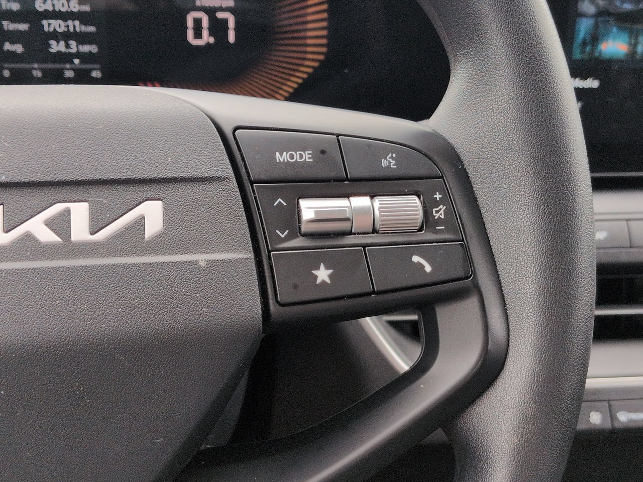 Certified 2025 Kia K4 FWD image 23
