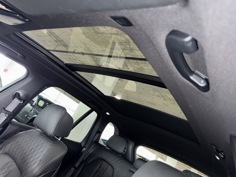 Used 2025 BMW X5 xDrive50e image 32