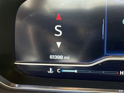 Used 2024 Chevrolet Suburban LT image 11