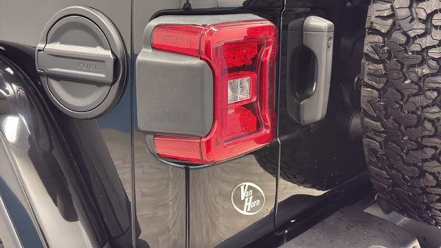 Used 2023 Jeep Wrangler Unlimited Rubicon w/ LED Lighting Group AWD/4WD image 36