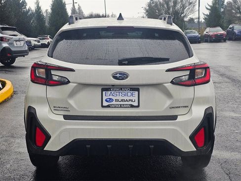 Used 2024 Subaru Crosstrek 2.0i Premium image 6